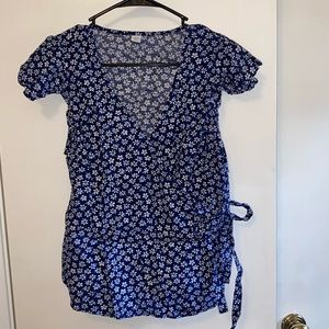 Old Navy Floral tie together shirt